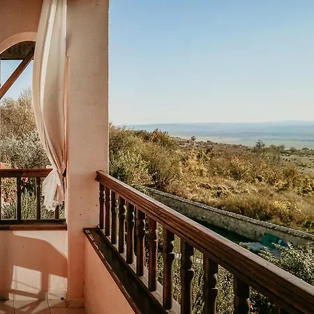Villa Jurta Avren